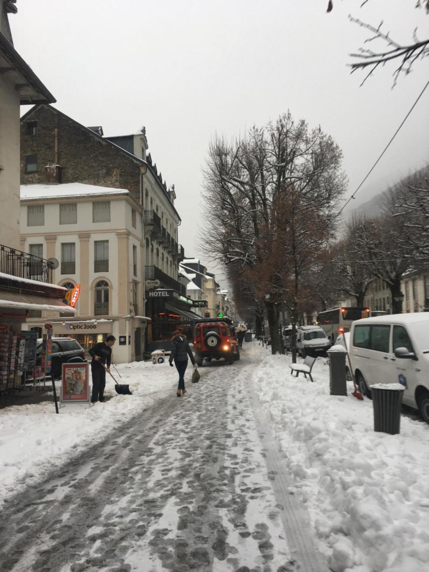 Отель Le 41 Avenue Foch Bagneres-de-Luchon Экстерьер фото