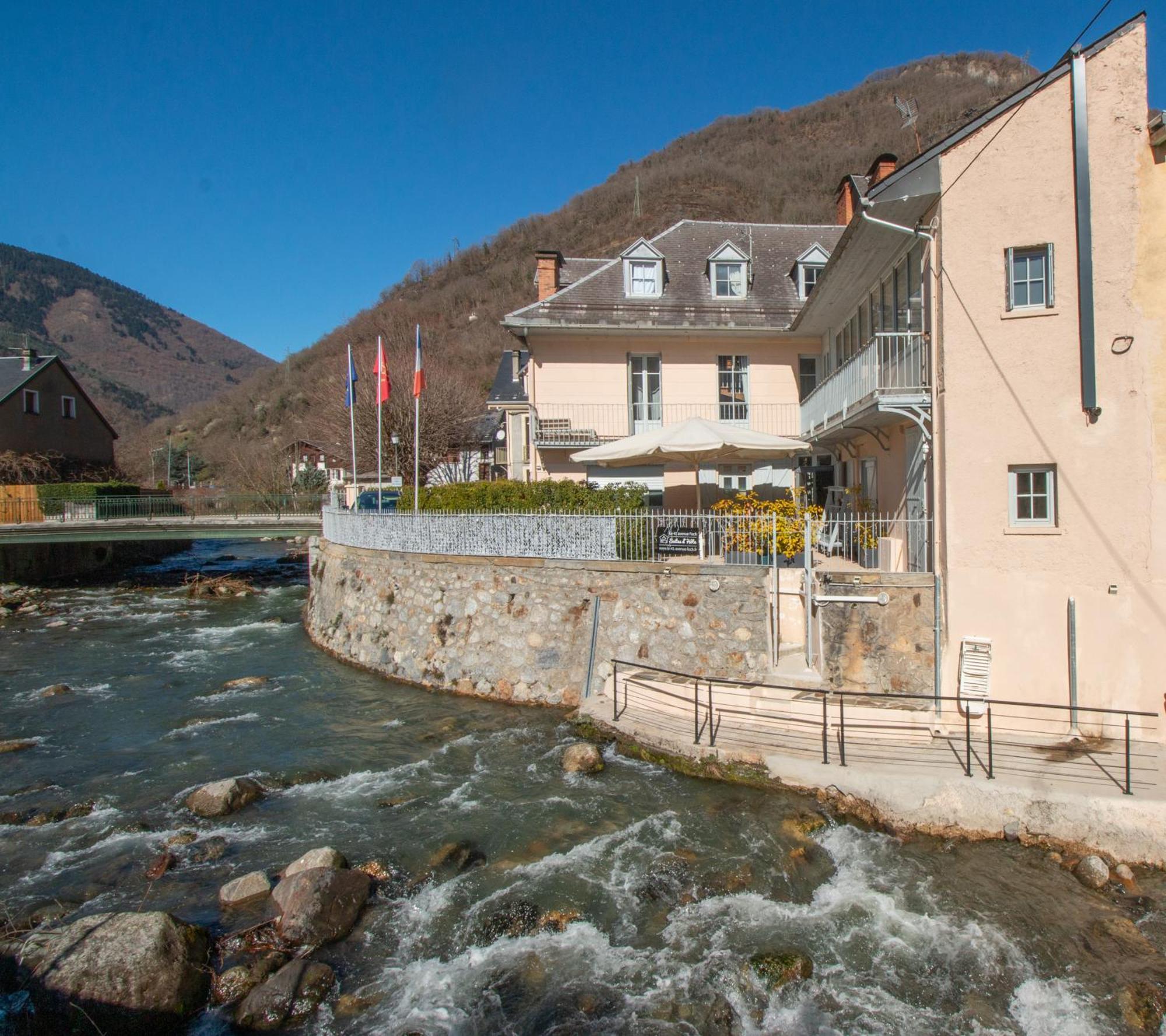 Отель Le 41 Avenue Foch Bagneres-de-Luchon Экстерьер фото